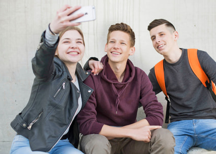 Lehrlinge machen ein Selfie Lehrlinge machen ein Selfie